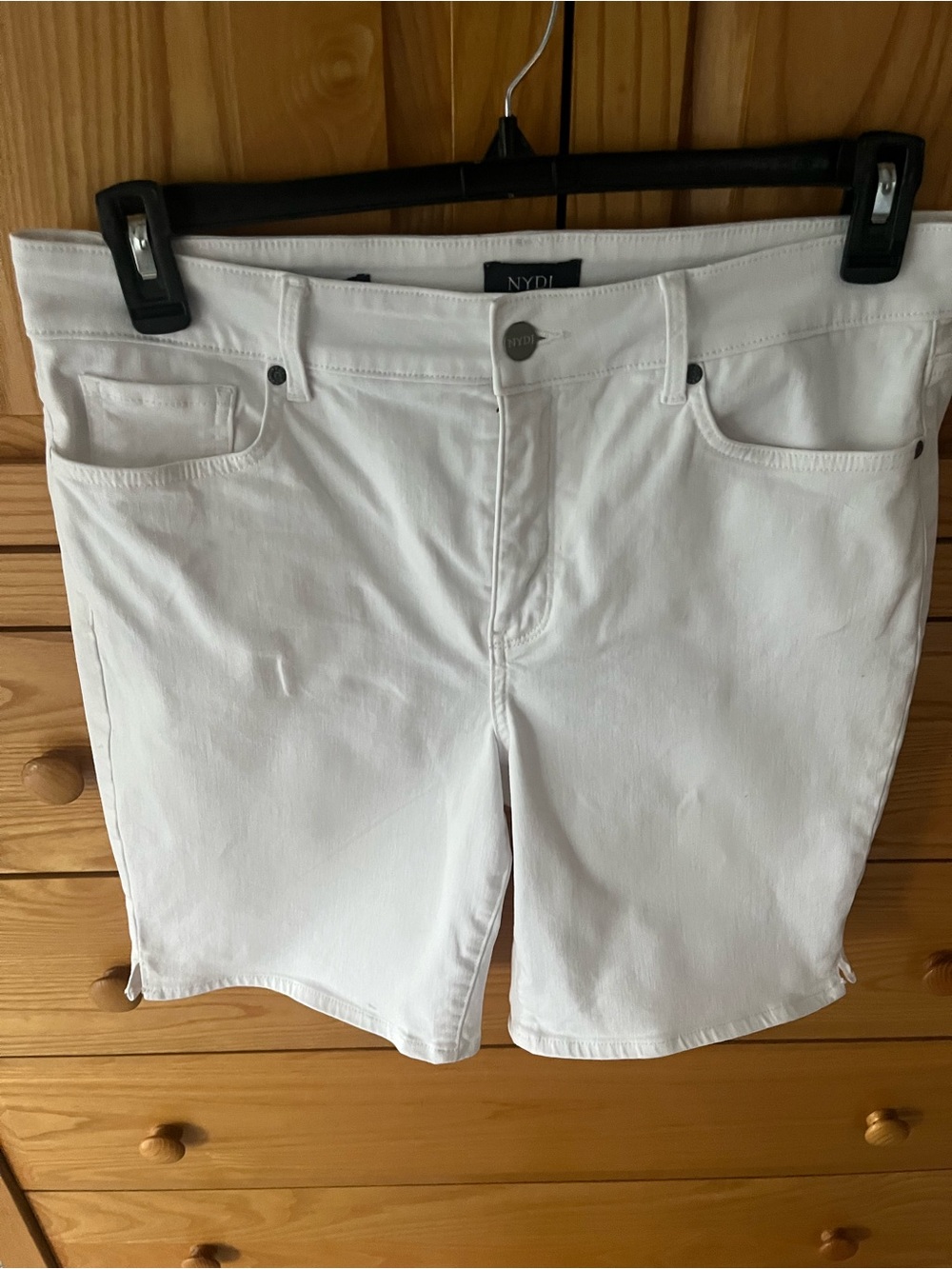 NYDJ Ella 12 white denim Women's Bermuda Shorts